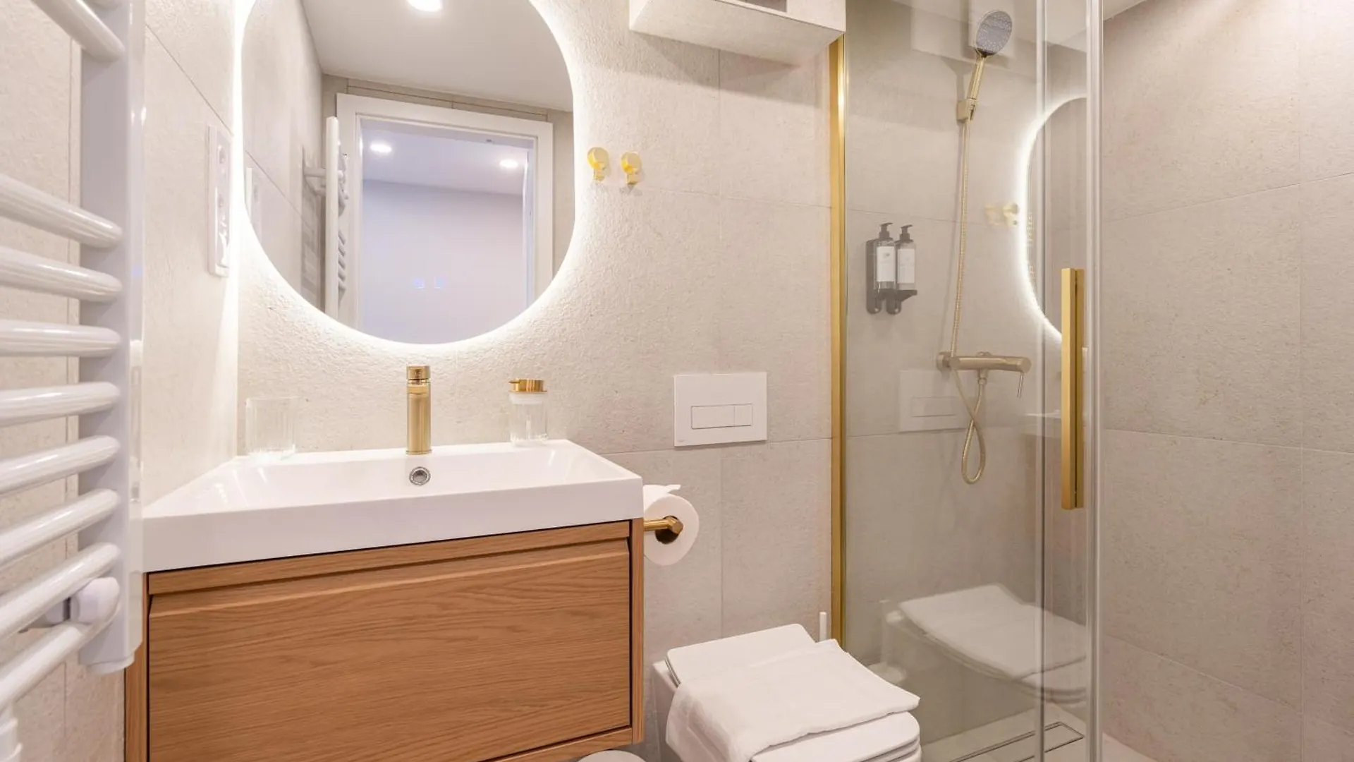 K20 - Boutique Apartments, Best Location, by BQA Budapest Lägenhet